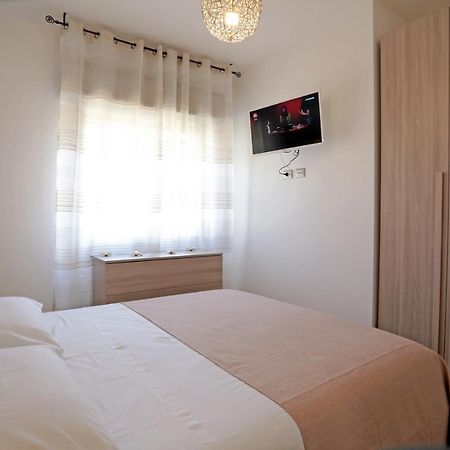 Terramare Punta Braccetto Bed & Breakfast Exterior photo